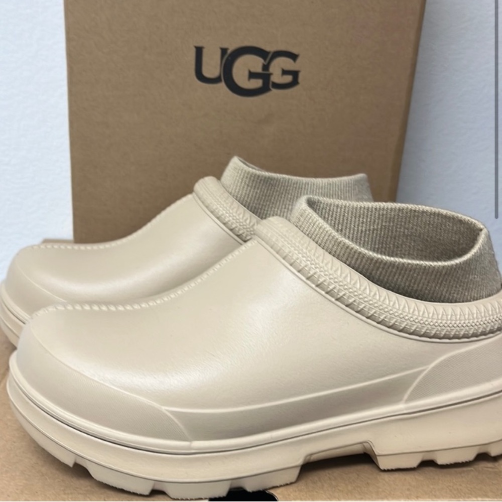 UGG Tasman X size 9